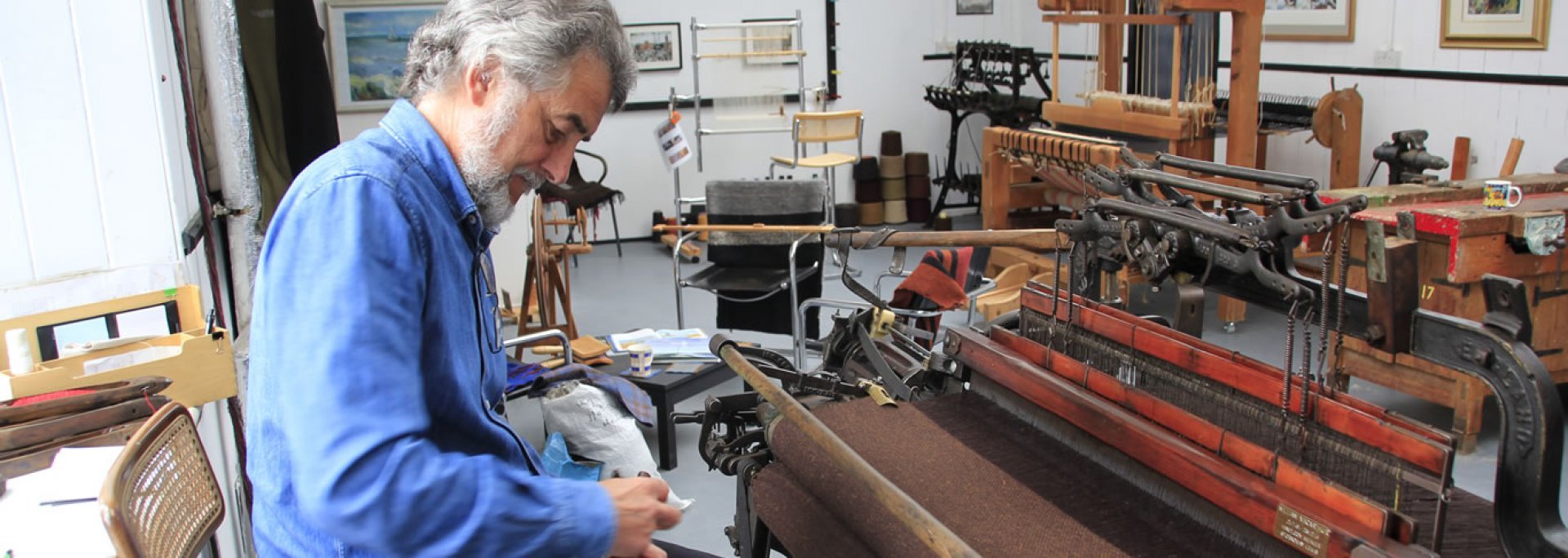 Bsed in Scotland, elliotts shed manufacture fine tweed cloths